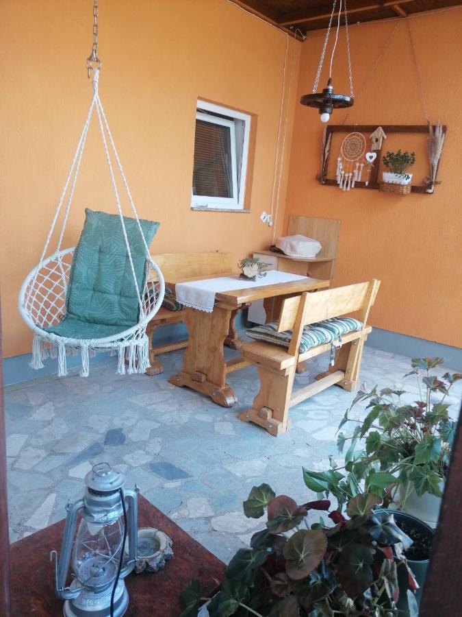 Studio Apartman Krosna Perusic Exterior foto